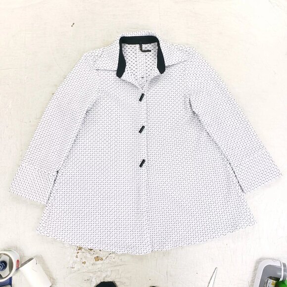 IC By Connie K Toggle Button Up Long Sleeve Shirt Womens Size Medium White Black - Picture 2 of 9